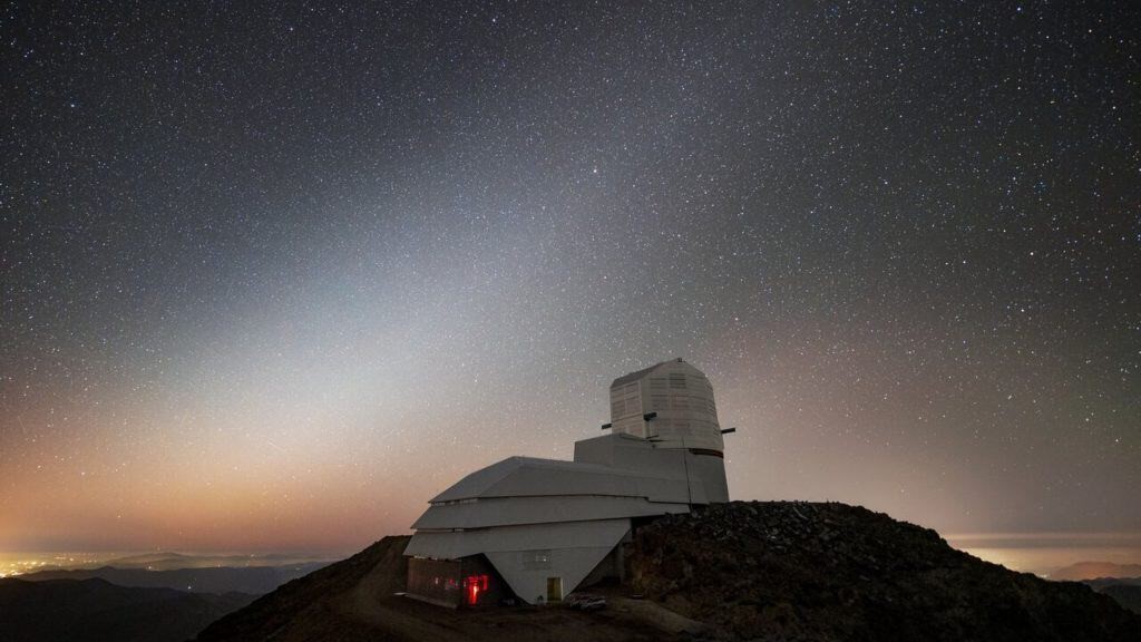 Observatório Vera C. Rubin, no Chile, que tem câmera LSST, a maior câmera digital do mundo, instalada
