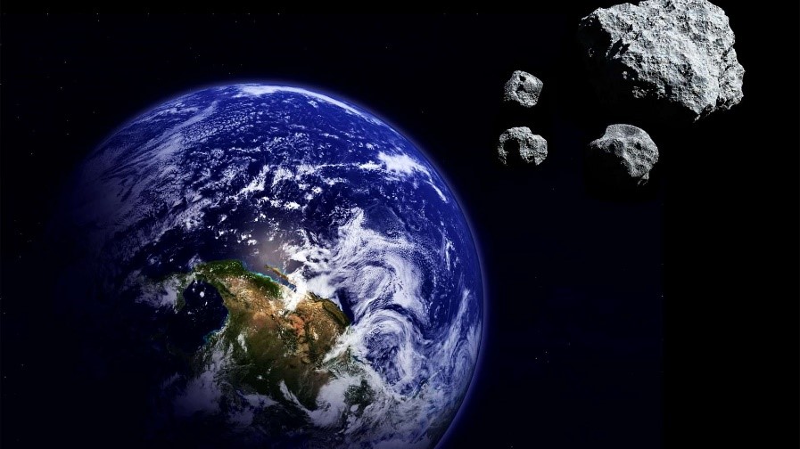 Asteroides indo em direção à Terra