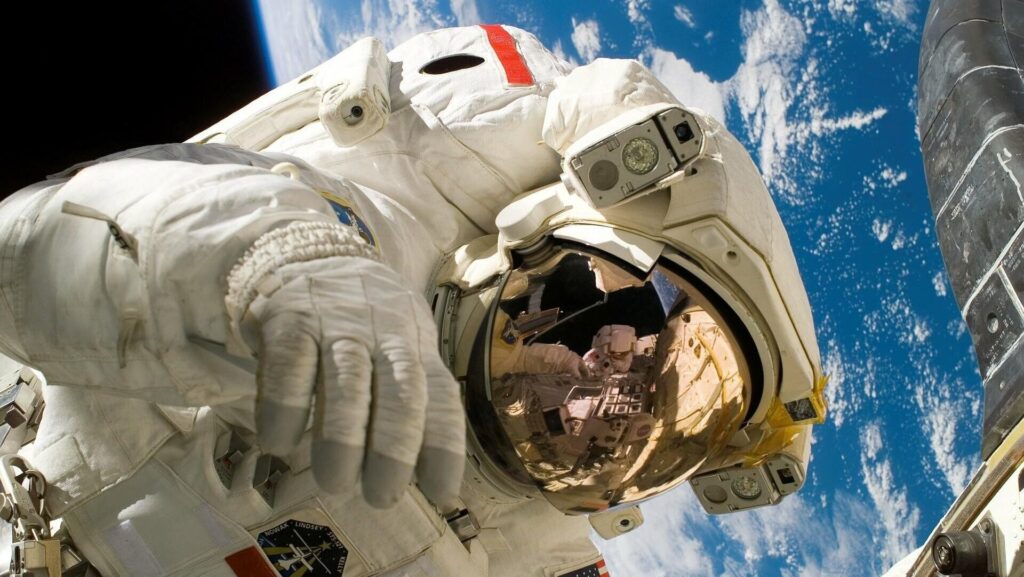https://revistaplaneta.com.br/wp-content/uploads/sites/3/2022/05/astronauta-e1749483798286.jpg?x34215